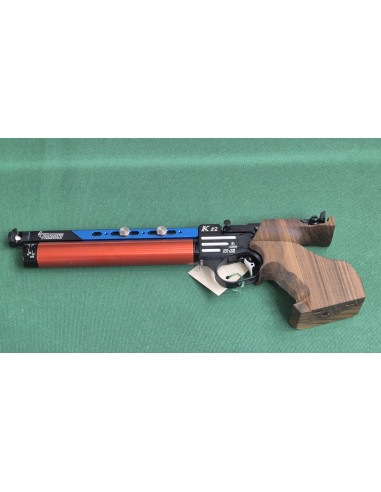Pistola pcp co2 Pardini armi calibro 4,5 modello K12 con serbatoio rosso libera vendita con copricanna e pesi impugnatura M