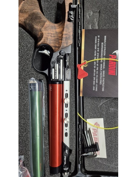 Pistola libera vendita PCP Pardini armi  k12 pistola calibro 4,5 colore rossa e secondo sebatoio verde copricanna grigia