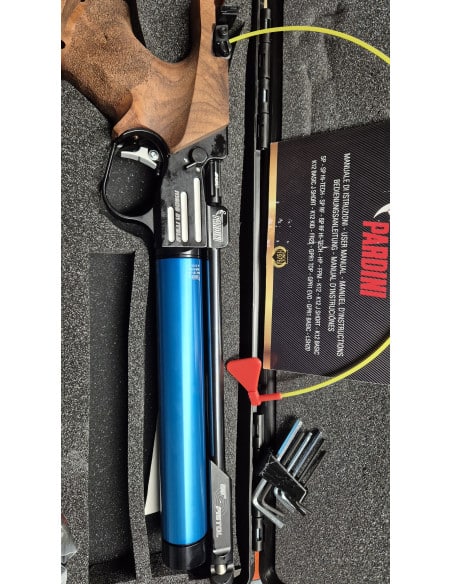 Pistola libera vendita Pardini armi modello K12 Basic calibro 4,5 con serbatoio blu