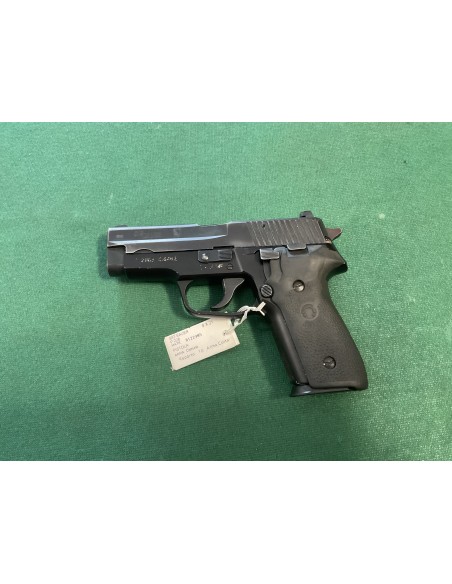 Sig Sauer P228 calibro 9x21