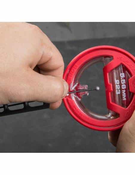 Real Avid 56mm, Bore Boss .223CAL/5,56 mm – Sistema di Pulizia Pulito, Pull Through, Foro Unisex-Adulto, Nero/Rosso, No Size