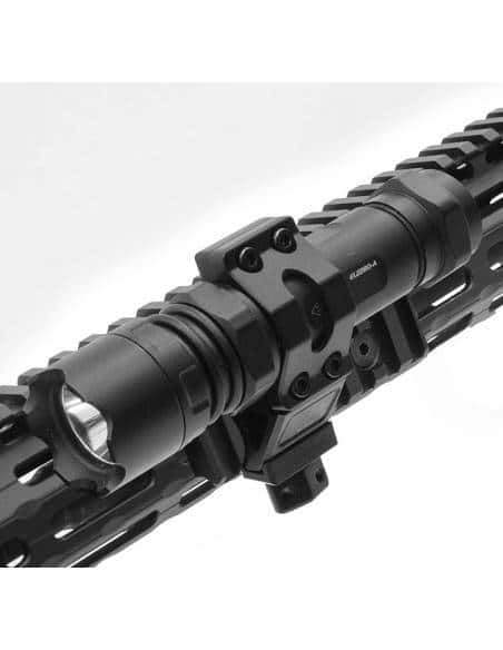 UTG PRO M-LOK(TM) - Sezione Picatinny a 8 fessure, colore: Nero